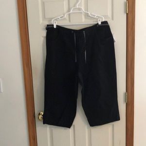 NWT women’s plus Capri pants
